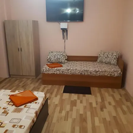 Apartment 2 Semidecomandat 